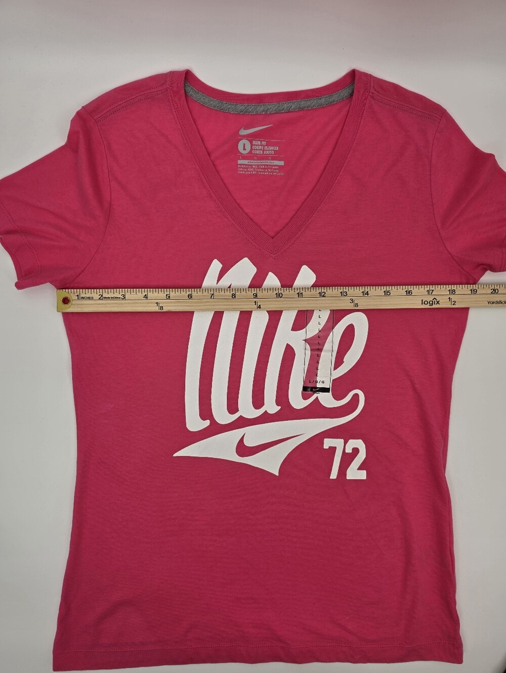 NWT Nike Women’s Large Pink V Neck Graphic Tee Slim Fit Casual Activewear Shirt - Picture 12 of 13